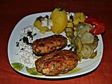 Fot. Duusiak, Drobiowe kotleciki z sosem tatarskim