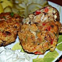 Drobiowe kotleciki z sosem tatarskim