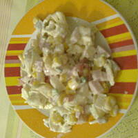 Sałatka z tortellini i ananasa