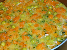 Fot. Mama - Różyczki, Marchewka z groszkiem w sosie śmietanowo - koperkowym