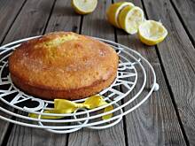 Fot. MIENTA, Ucierane ciasto z cytrynowym cukrem