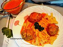 Fot. makusia, Pulpeciki drobiowe na razowych wstążkach