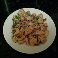 piersi z kurczaka w sosie śmietankowo pieczarkowym