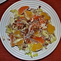 Sałatka cytrusowa z orzechami