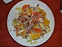 Fot. Duusiak, Sałatka cytrusowa z orzechami