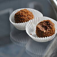 Pralinki z posypką z karmelizowanych orzechów