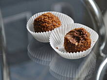 Fot. je7mima, Pralinki z posypką z karmelizowanych orzechów