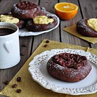 Kawowe drożdżówki z budyniem i pomarańczową nutą