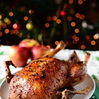 Kaczka pieczona z jabłkami