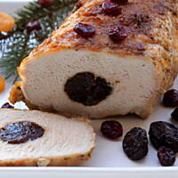 Pieczony schab faszerowany suszonymi owocami