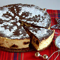 Noworoczny sernik z piernikami i żurawiną