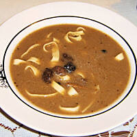 Aksamitna zupa grzybowa z rodzynkami wg M&Ł