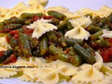 Fot. makusia, Sos pomidorowy z zieloną fasolką i z makaronem