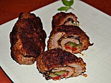 Fot. Duusiak, Roladki z karkówki z pieczarkami,ogórkiem i papryką