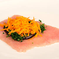 Roladki drobiowe z bakłażanem - danie na parze