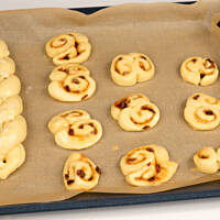 Ślimaczki drożdżowe cynamonowo-rodzynkowe