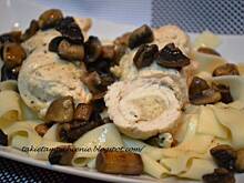 Fot. makusia, Roladki z fetą i pieczarkami w towarzystwie pappardelle