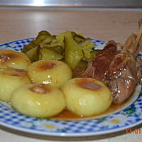 Kaczka w sosie z kluskami śląskimi