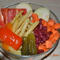 Zupa ala "gulaszowa" z policzkami wieprzowymi