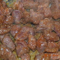 Zupa ala "gulaszowa" z policzkami wieprzowymi