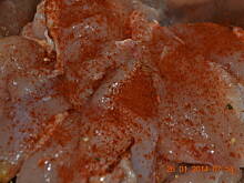 Fot. mama3, Kurczak w sosie serowo-śmietanowym z zestawem surówek