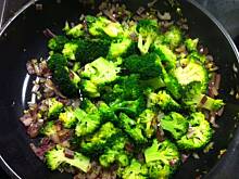 Fot. Konradek, Kuskus z wieprzowiną i salsą ananasową