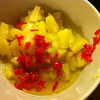 Kuskus z wieprzowiną i salsą ananasową