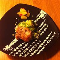 Kuskus z wieprzowiną i salsą ananasową