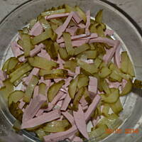 Sałatka z mortadeli i warzyw konserwowych