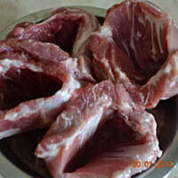 Policzki wieprzowe faszerowne boczniakami w sosie