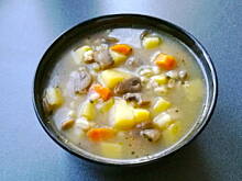 Fot. małpiatka, Krupnik z pęczakiem i pieczarkami