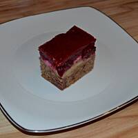 Półkruche z marcepanem i wiśniami