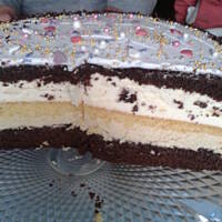 Tort śmietankowo - chałwowy