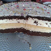 Tort śmietankowo - chałwowy