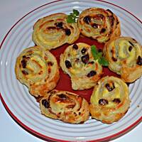 Francuskie slimaczki z serkiem i rodzynkami