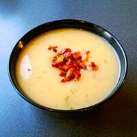 Zupa krem ziemniaczana z pieczonym czosnkiem