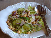 Fot. Barb82, Sałatka fit z grillowanym kurczakiem i sosem pesto