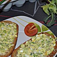 Pasta jajeczna z brokułami