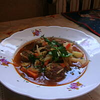 Zupka z pikantnymi kuleczkami