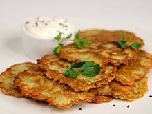 Fot. Wkn, Placki ziemniaczano-cukiniowe z twarożkiem