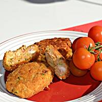 Kotlety drobiowe z cukinią,boczkiem i ryżem