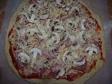 Fot. asiaff, Ciasto na pizze - jak z prawdziwej pizzeri