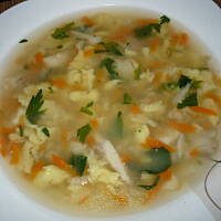 Lekka zupa rybna z lanymi kluskami