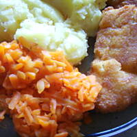 Duszona marchewka z czosnkiem i koperkiem