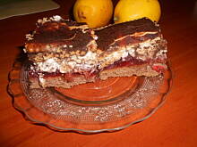 Fot. onlyred, Truskawkowo-ciasteczkowe ciasto