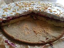 Fot. syzzyfik, Wiśnie z kremem Stracciatella na biszkopcie