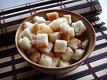 Fot. neliada, Grzanki czosnkowe do zupy, sałatki