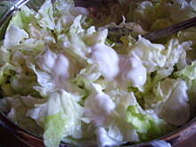 Fot. neliada, Sałata lodowa w śmietanie, smaczna i chrupiąca