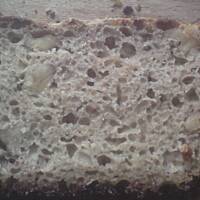 Chleb żytni z orzechami włoskimi