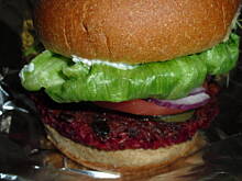 Fot. kamila258, Wegetarianski burger z buraczkami
